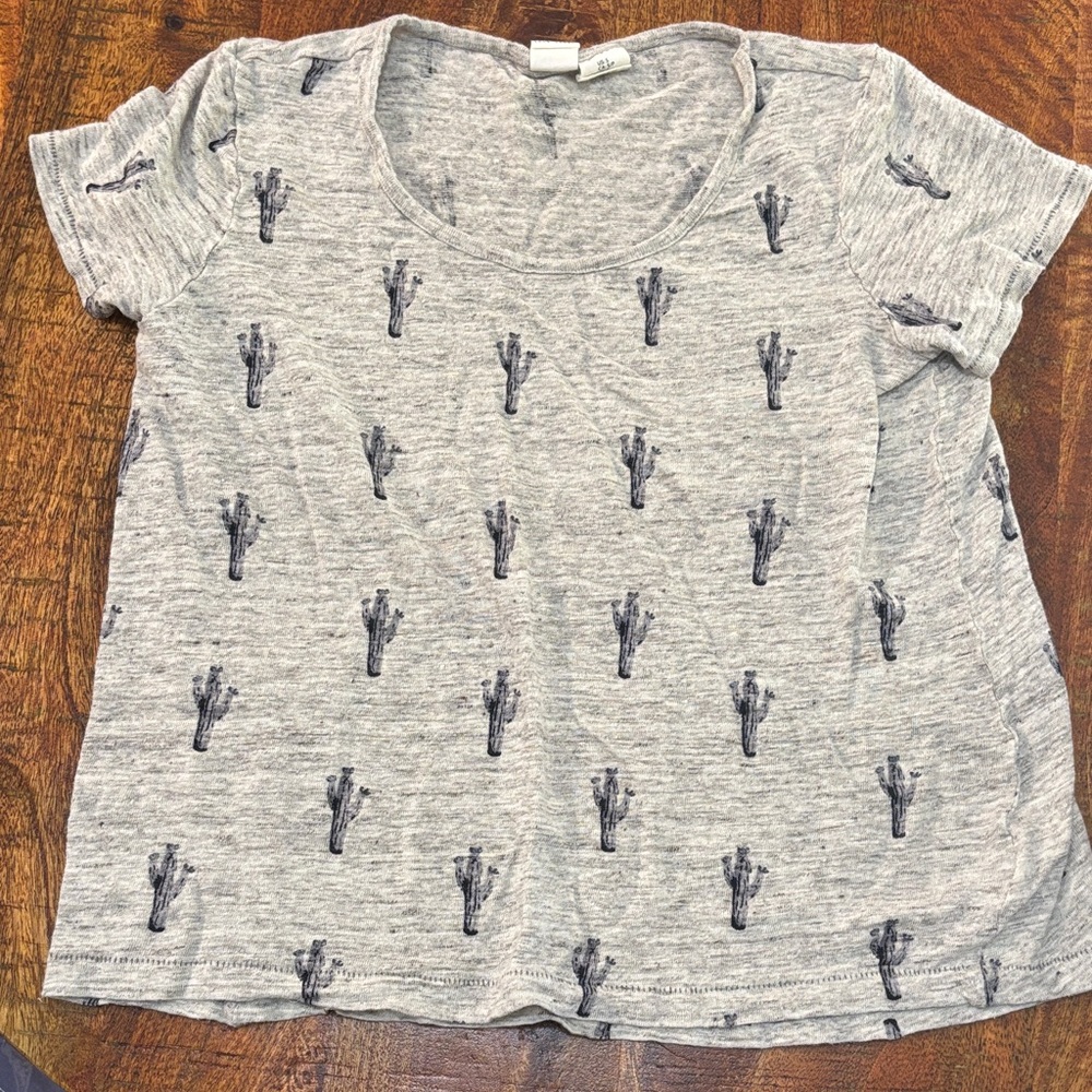 Artisan NY Heather Gray Cacti Patterned T-shirt